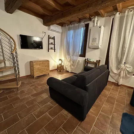 Il Cuore Del Castrum 2 Apartment *